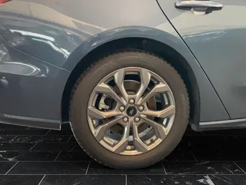 Car image 29