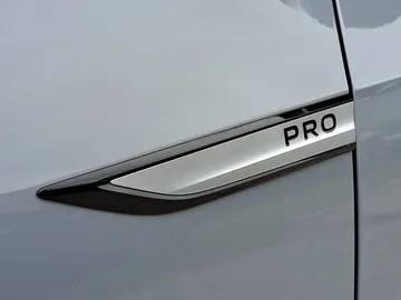 Car image 36