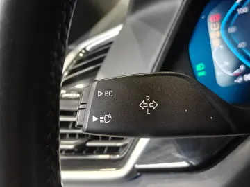 Car image 44