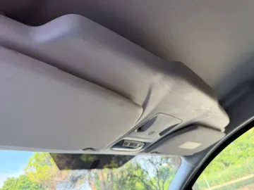 Car image 33