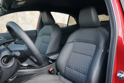 Car image 30