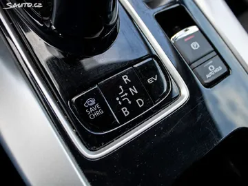 Car image 30