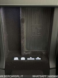 Car image 38