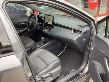 Car image 12