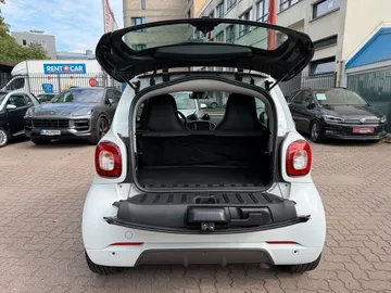 Car image 33