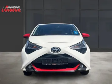 Car image 2