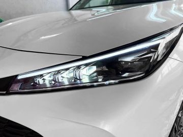 Car image 25