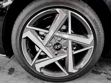 Car image 28
