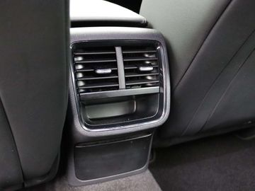 Car image 36