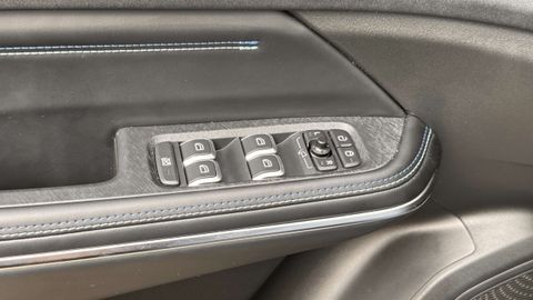 Car image 37