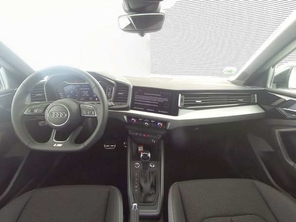 Audi A1 35 TFSI S-line Allstreet 110 kW image number 17