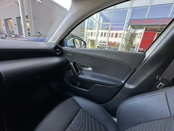 Car image 35