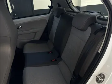 Car image 33