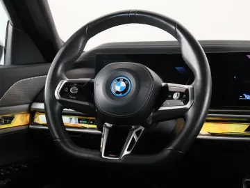 Car image 33