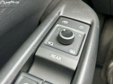 Car image 33