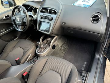 Car image 14