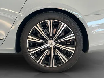 Car image 31