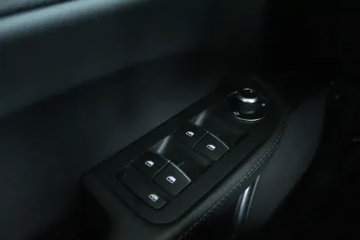 Car image 47