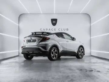 Car image 5