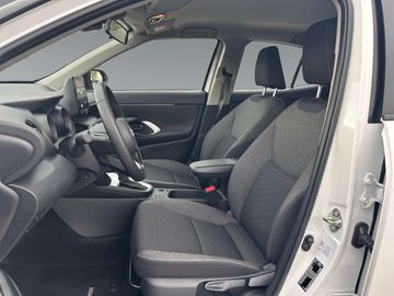 Car image 10