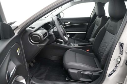 Car image 11