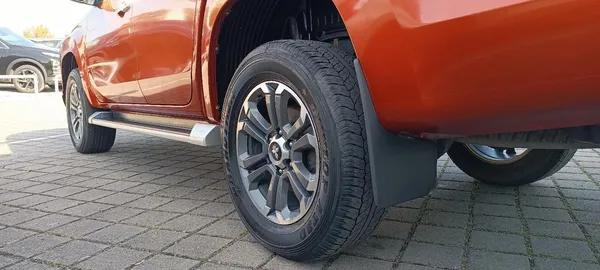 Car image 20