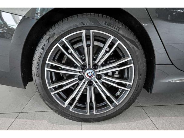 BMW 330 e Touring M xDrive 215 kW image number 5