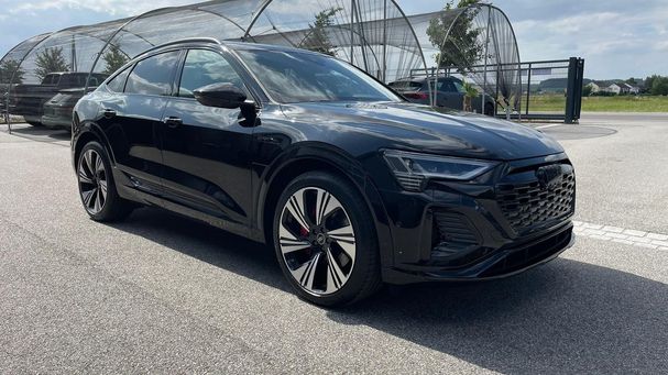 Audi Q8 55 quattro e-tron S-line 300 kW image number 3