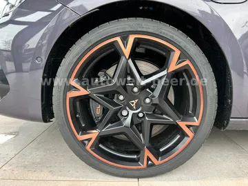 Car image 36