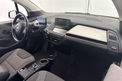 Car image 26