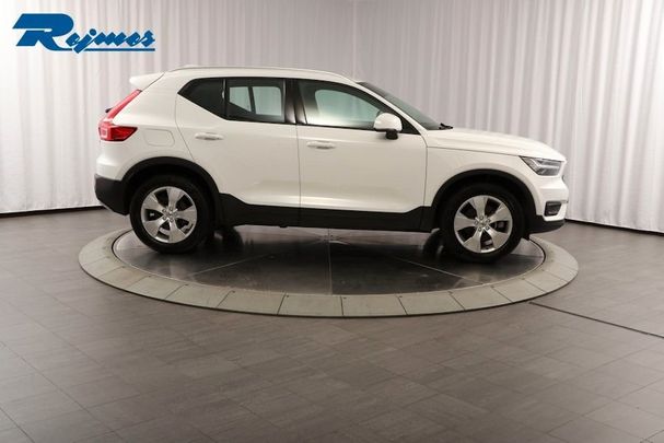 Volvo XC40 B4 Momentum 145 kW image number 2