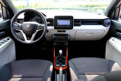 Car image 11