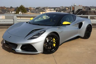 Car image 2