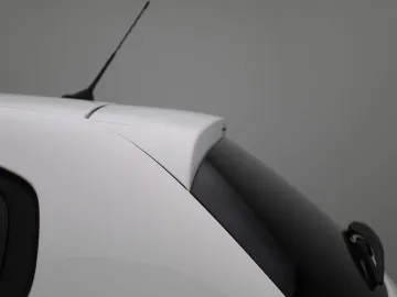 Car image 36