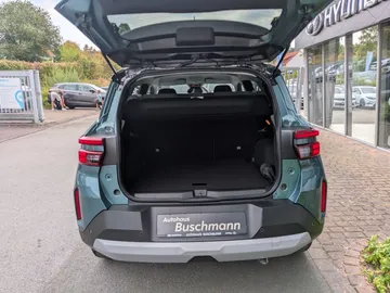 Car image 24