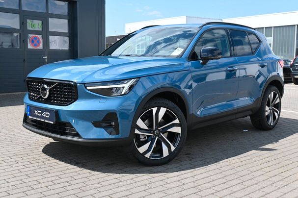 Volvo XC40 B4 Plus Dark 145 kW image number 1