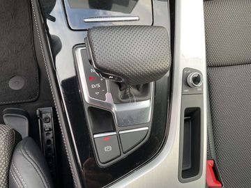 Car image 26