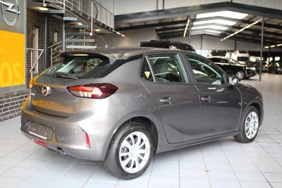 Car image 5