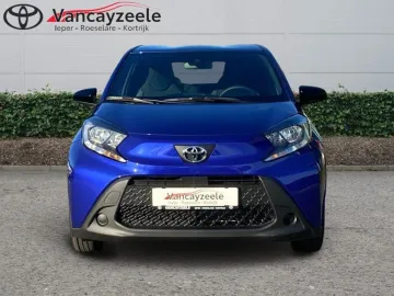 Car image 2