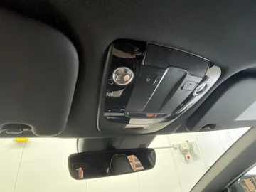 Car image 34