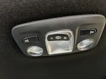 Car image 27