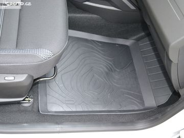 Car image 36