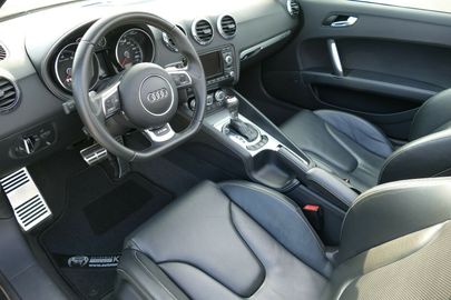 Car image 20