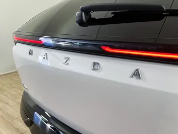Car image 28