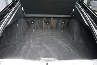 Car image 36