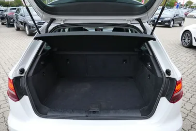 Car image 29