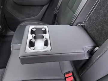 Car image 41