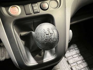 Car image 33