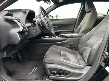 Car image 11