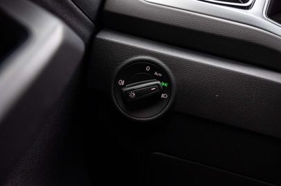 Car image 37